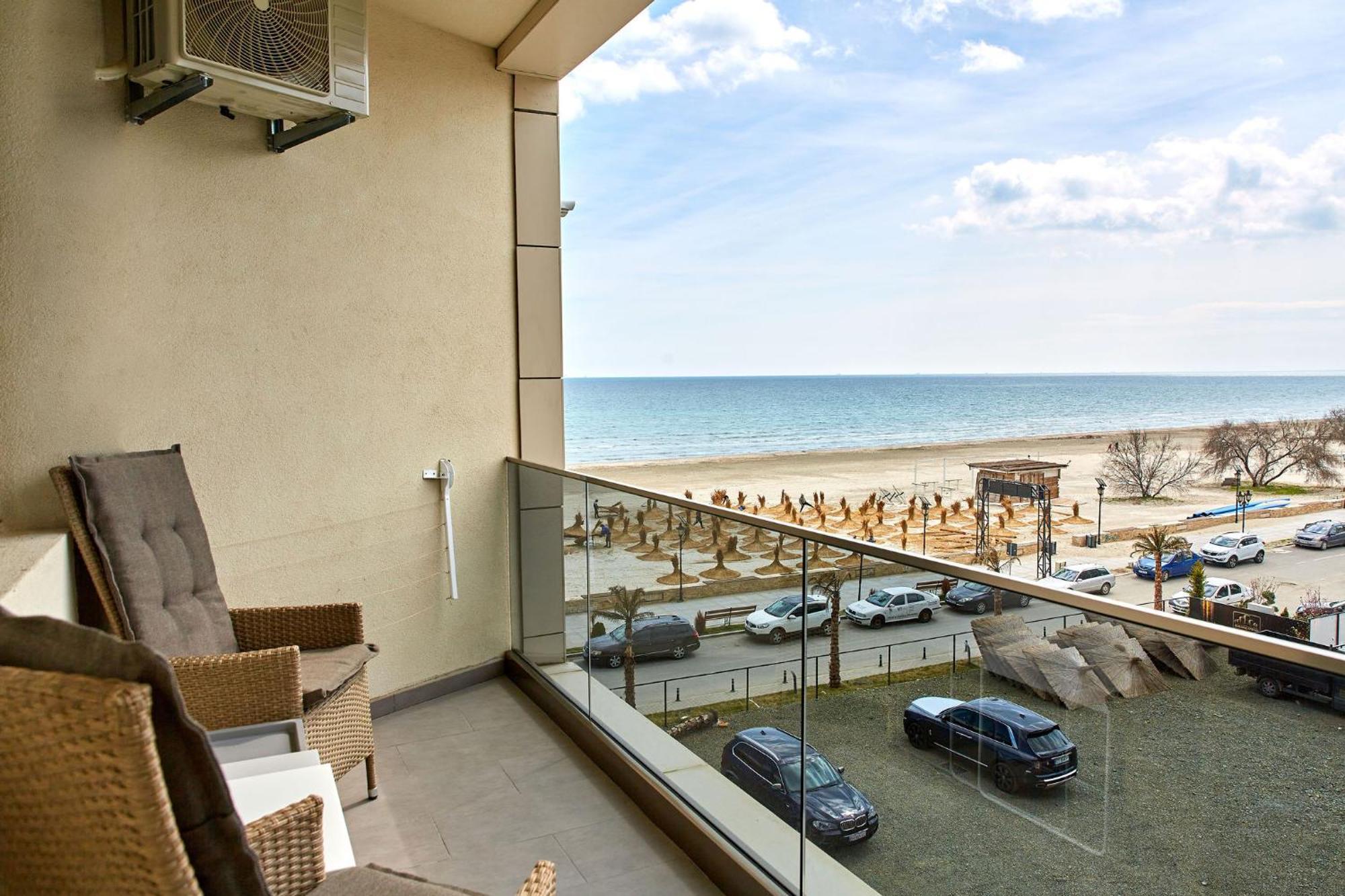Apartamente By R S Navodari Exterior photo